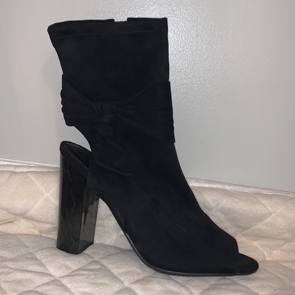 GUESS Booties - Picture 4 of 6